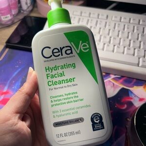 rave Refreshing Facial Cleanser - Green and White